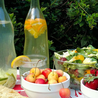 Tips for the perfect picnic with food suggestions and equipment needed