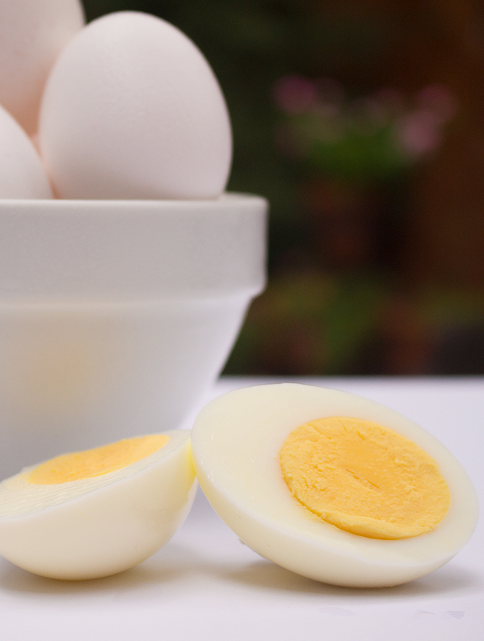Steamed hard boiled eggs for chicken Cobb salad recipe