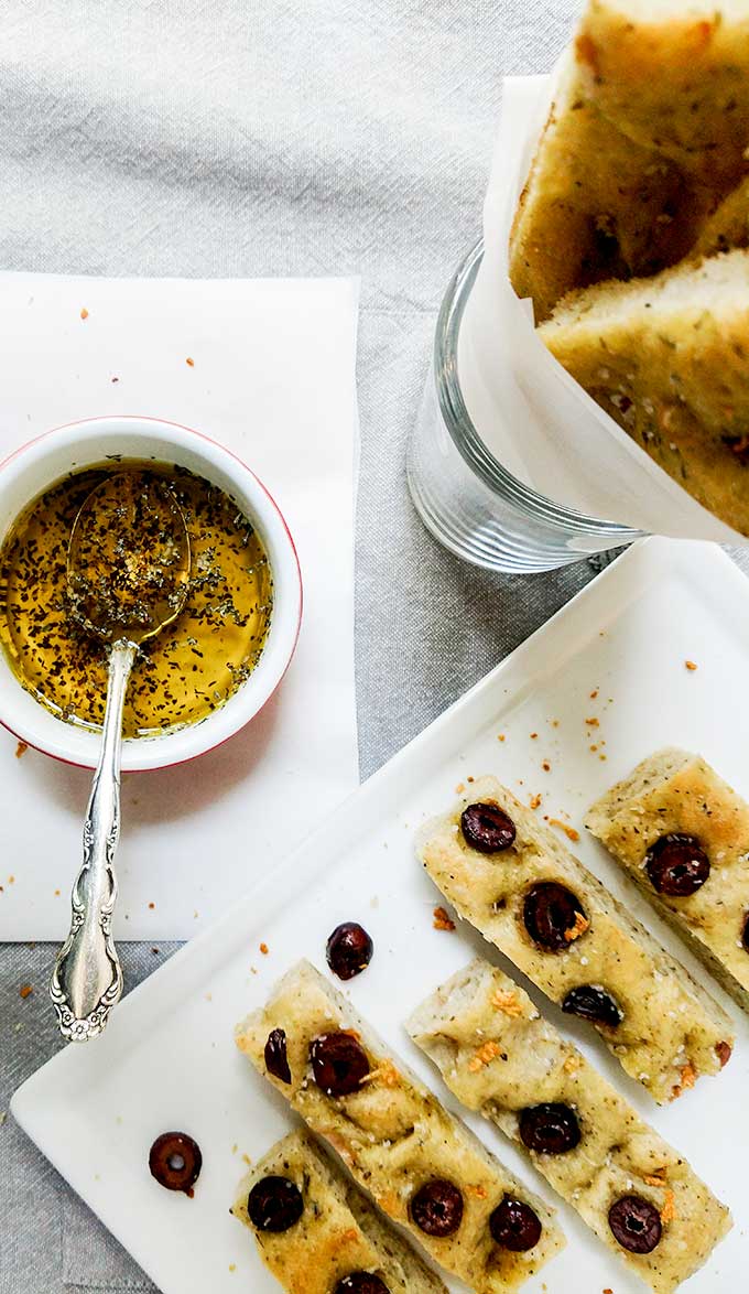 Bread machine foccacia with black olives