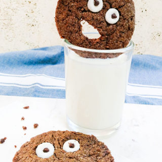 Cute smiling googly eyes cookies