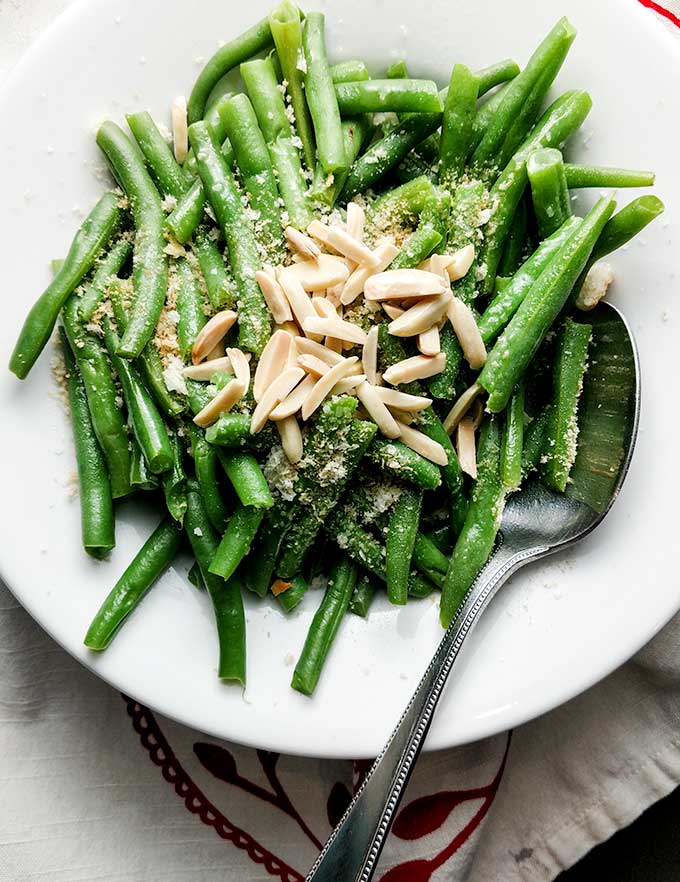Easy Steamed Green Beans with Almonds and Panko Bread Crumbs