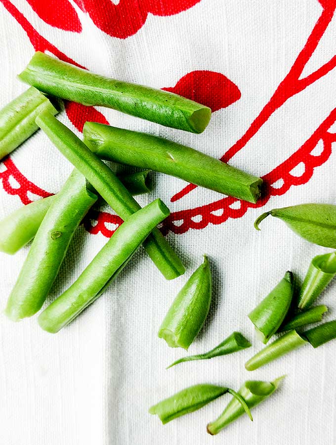 Easy steamed green beans with ends trimmed
