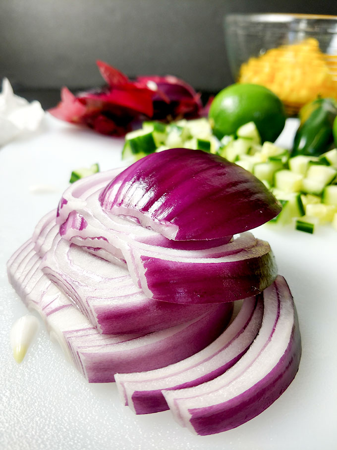 How to cut a red onion
