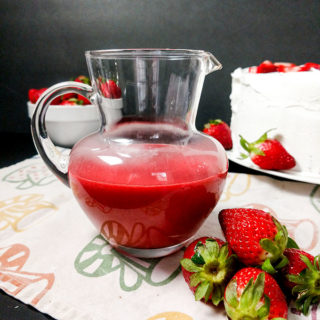 easy strawberry sauce with vanilla