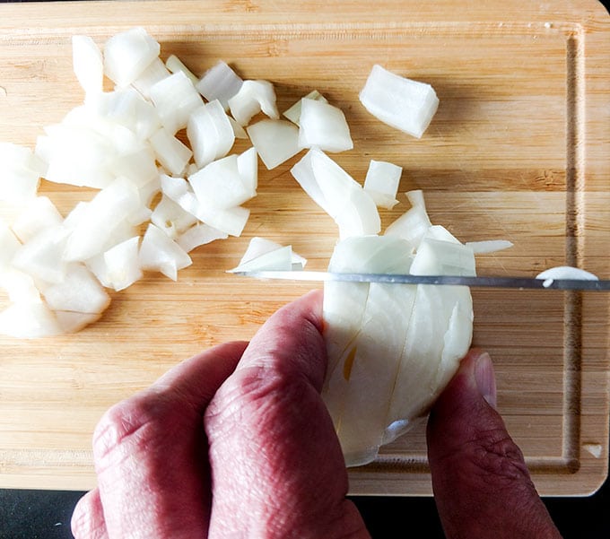 how to cut and dice onions
