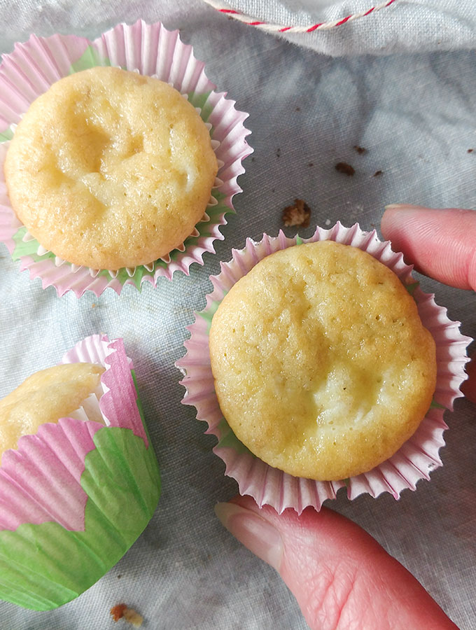 Banana muffins with ricotta cheese