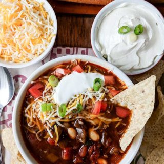 easy vegetarian chili recipe with toppings