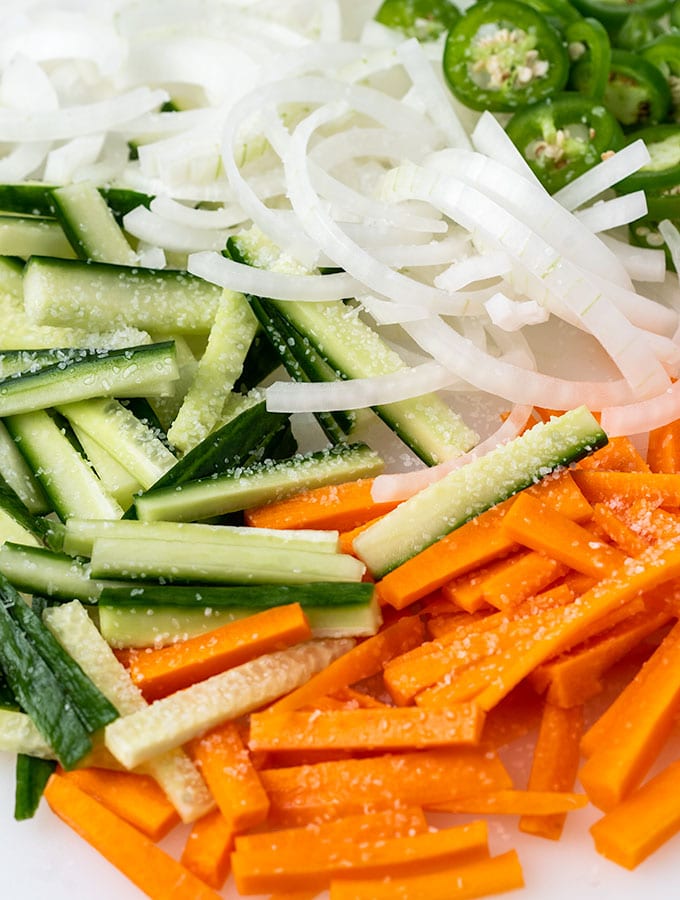 slice vegetables into matchsticks or coins