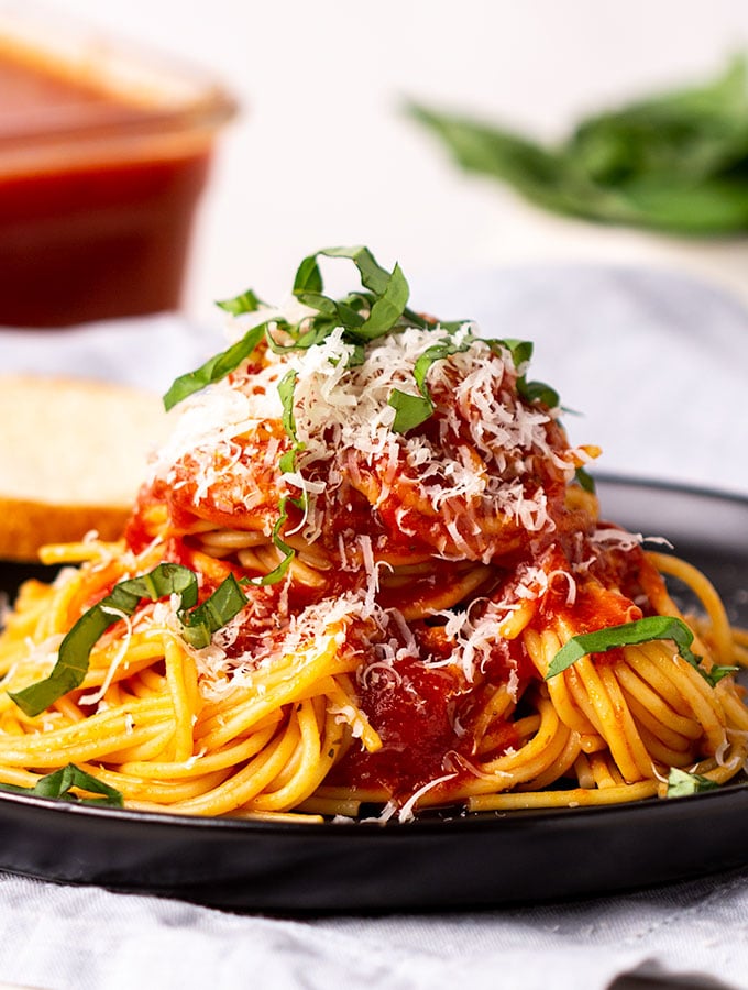 homemade spaghetti sauce recipe with basil