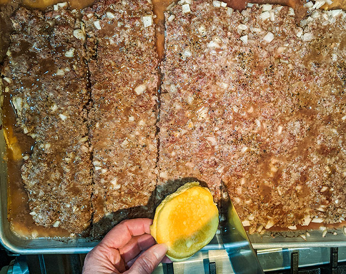 Cutting sliders on baking tray